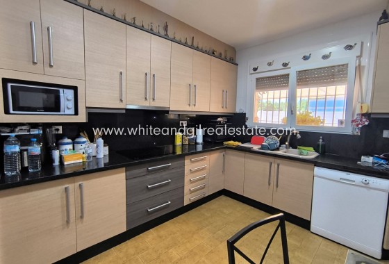 Sale - Villa  - Yecla - Edge of town