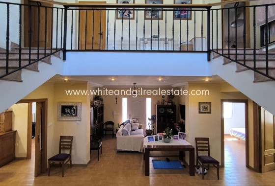 Sale - Villa  - Yecla - Edge of town