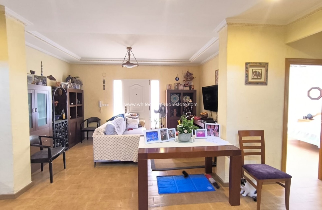 Sale - Villa  - Yecla - Edge of town