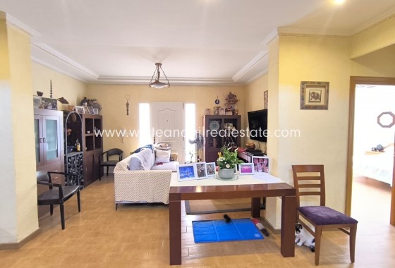 Sale - Villa  - Yecla - Edge of town