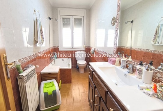 Sale - Villa  - Yecla - Edge of town