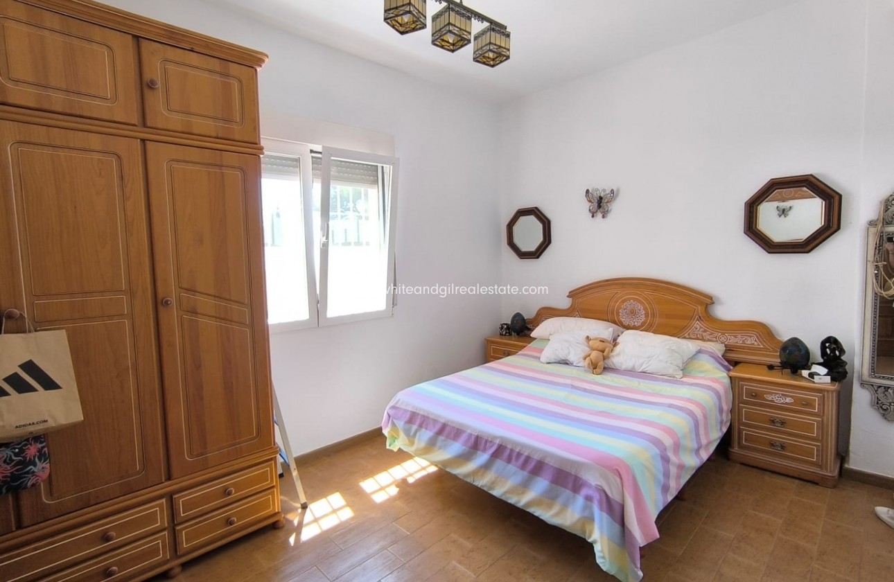 Sale - Villa  - Yecla - Edge of town