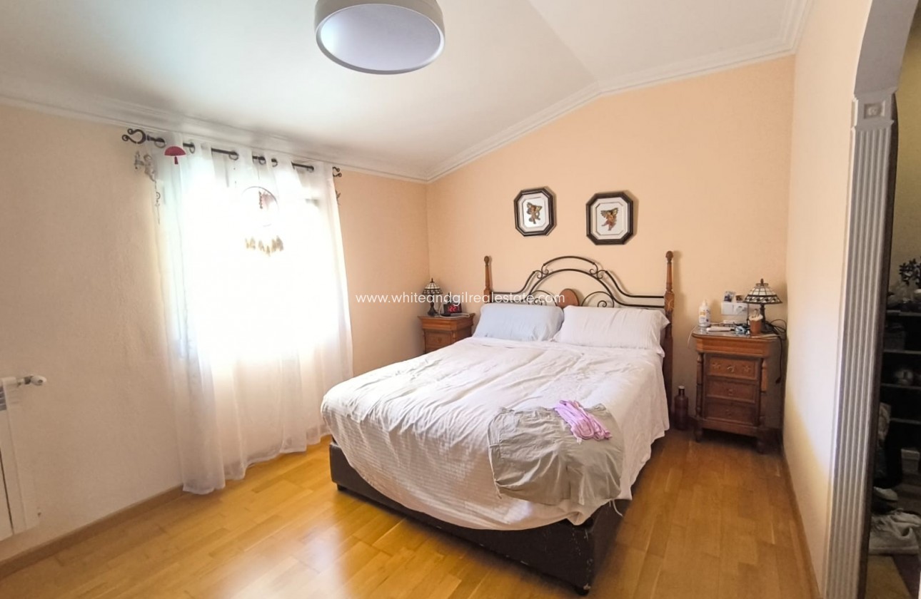 Sale - Villa  - Yecla - Edge of town