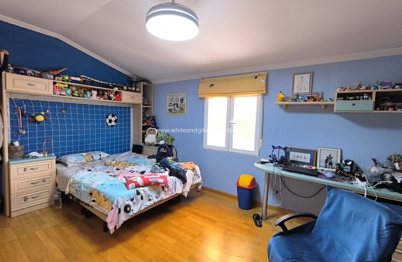 Sale - Villa  - Yecla - Edge of town