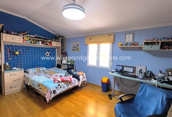 Sale - Villa  - Yecla - Edge of town