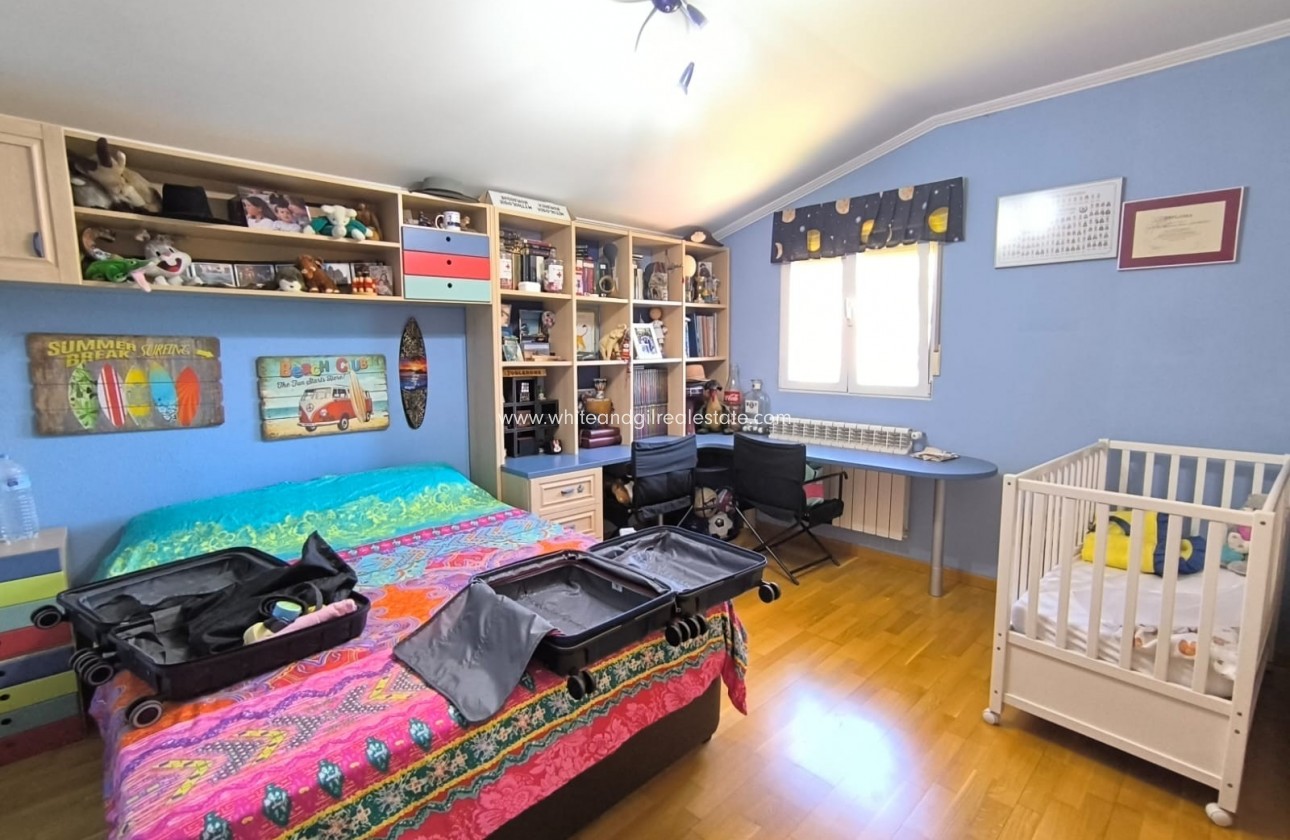 Sale - Villa  - Yecla - Edge of town