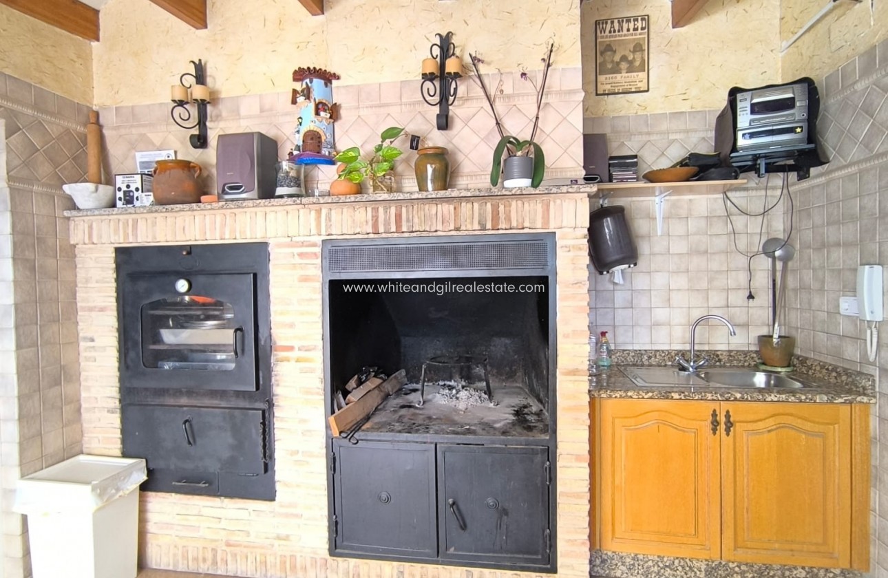 Sale - Villa  - Yecla - Edge of town