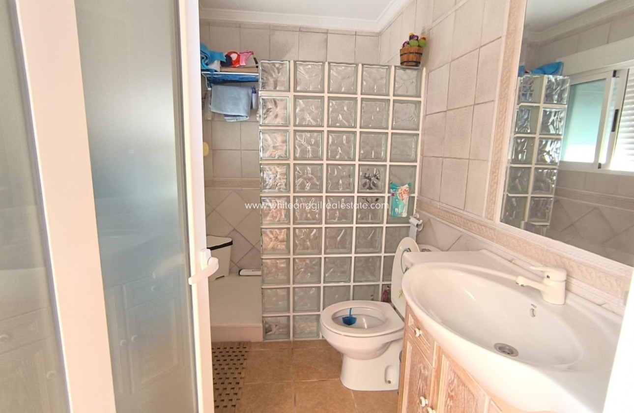 Sale - Villa  - Yecla - Edge of town