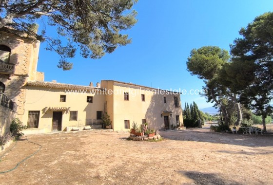 Sale - Country house  - Monovar - Rural location