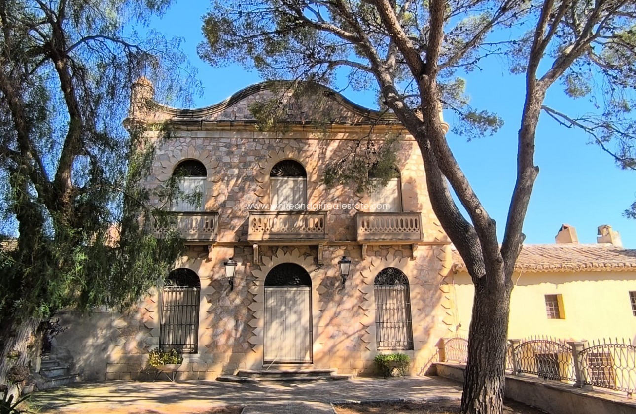 Sale - Country house  - Monovar - Rural location