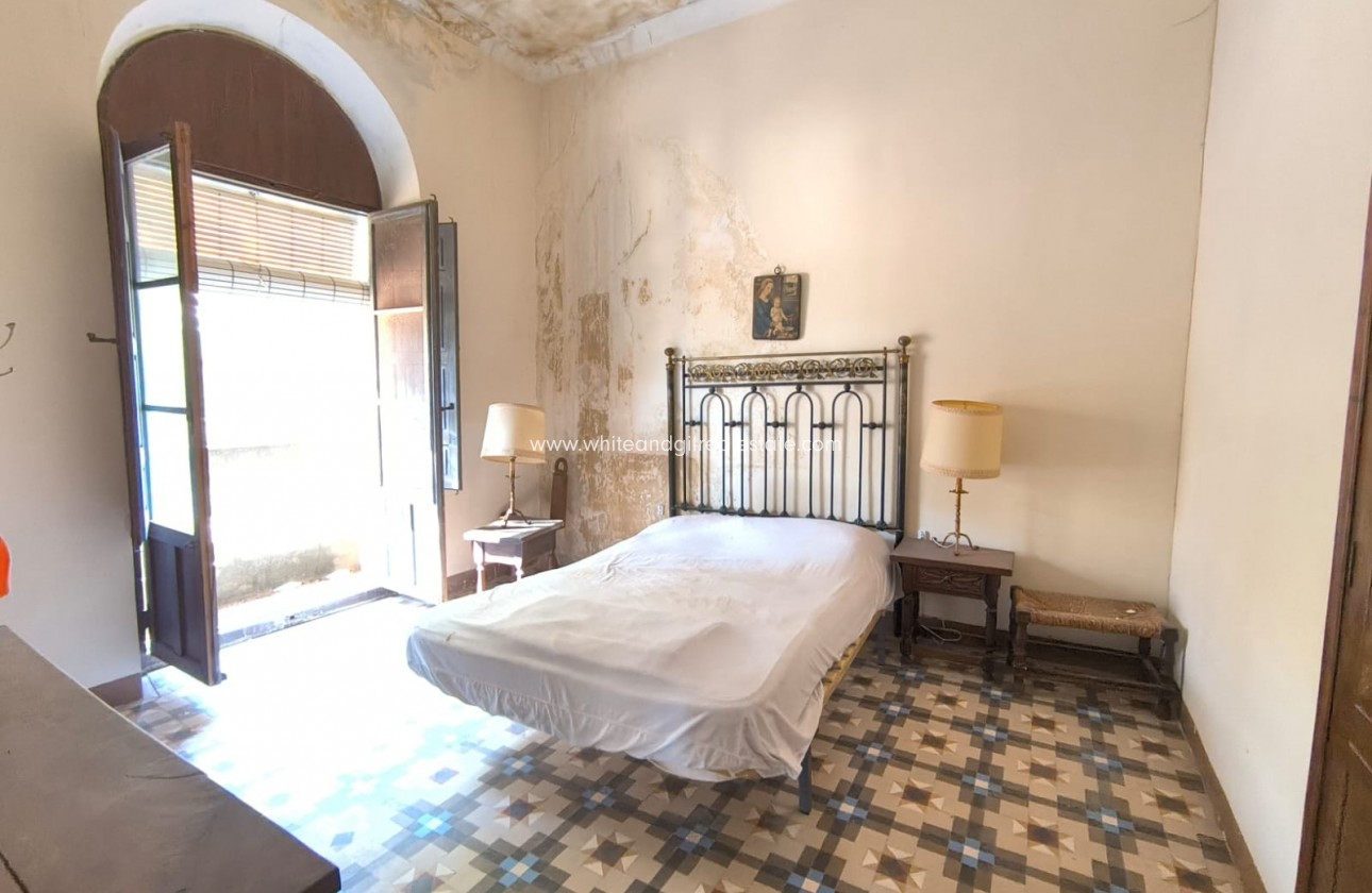 Sale - Country house  - Monovar - Rural location