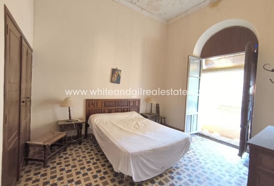 Sale - Country house  - Monovar - Rural location