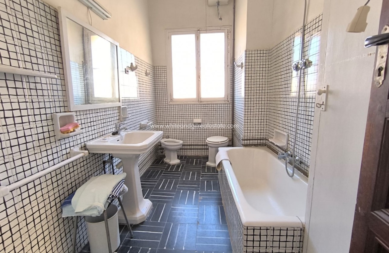 Sale - Country house  - Monovar - Rural location