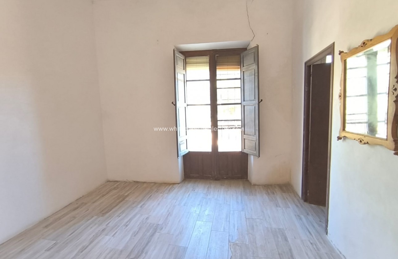 Sale - Country house  - Monovar - Rural location