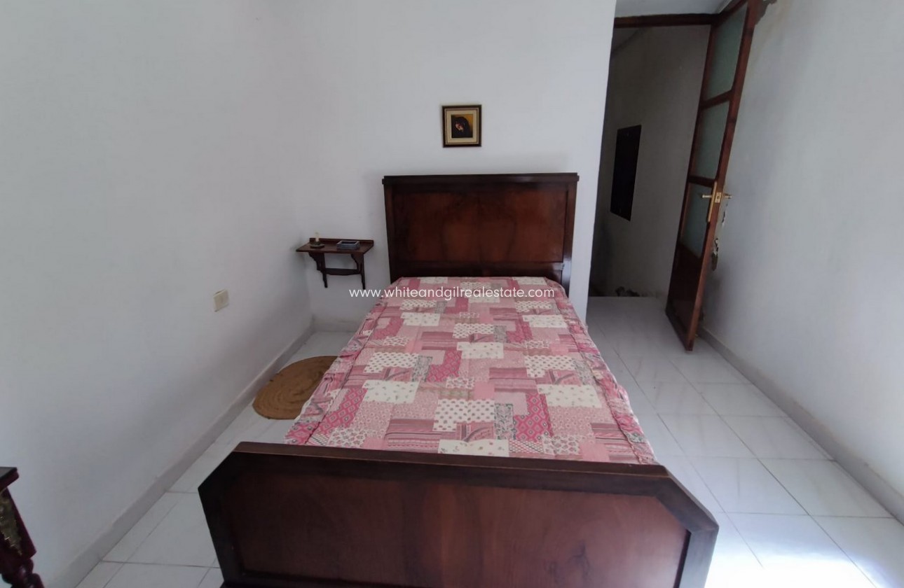 Sale - Country house  - Yecla - Rural location