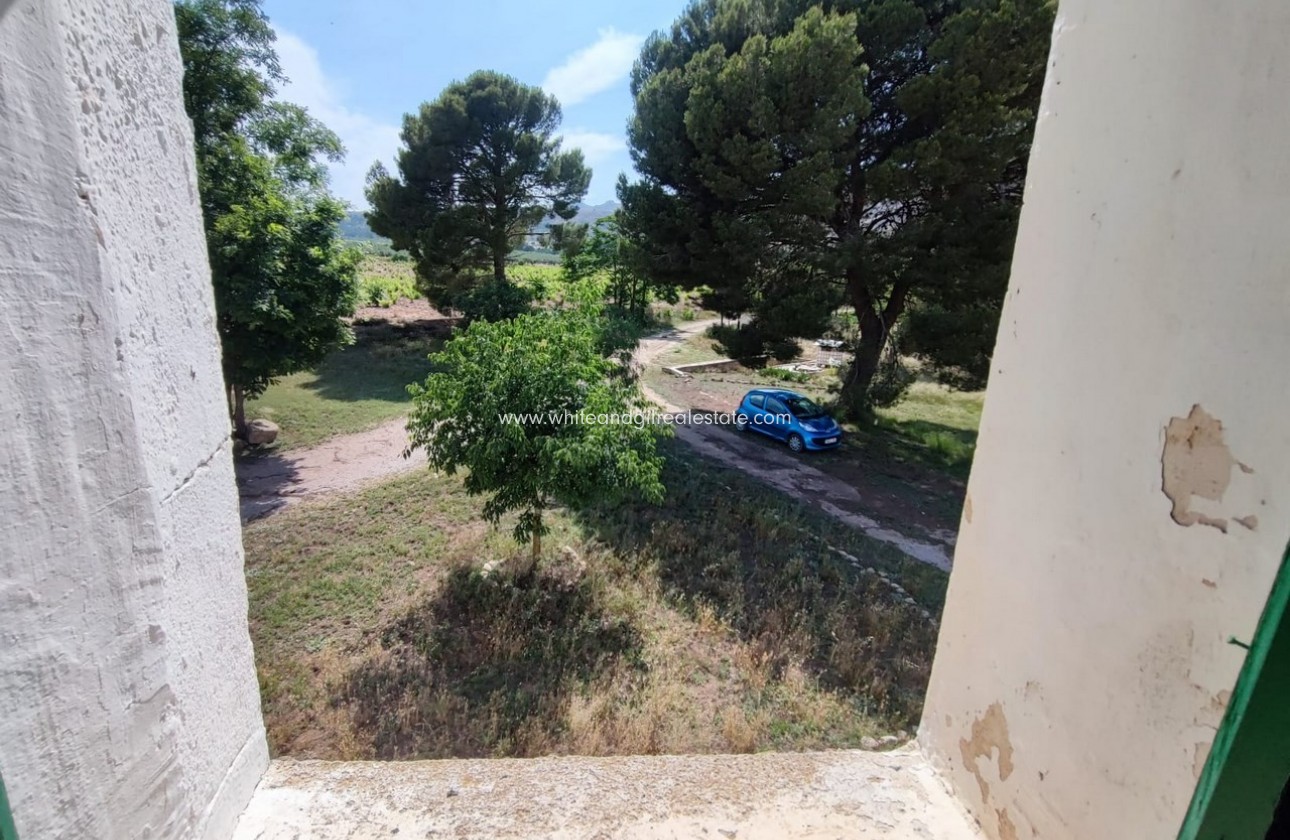 Sale - Country house  - Yecla - Rural location