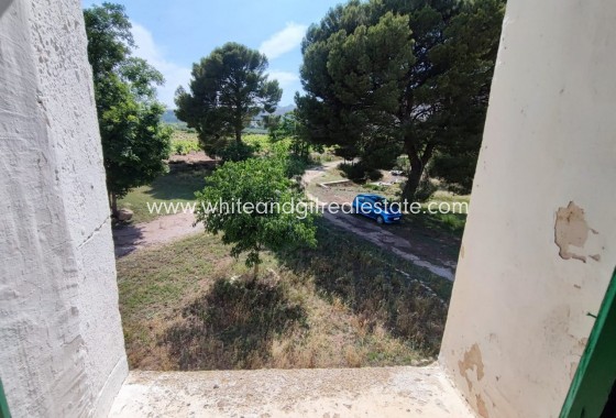 Sale - Country house  - Yecla - Rural location