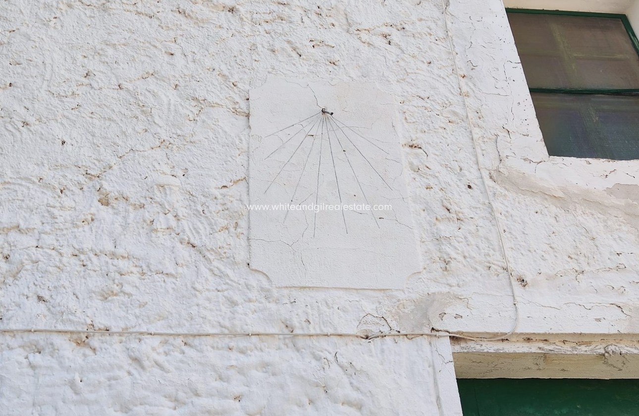 Sale - Country house  - Yecla - Rural location