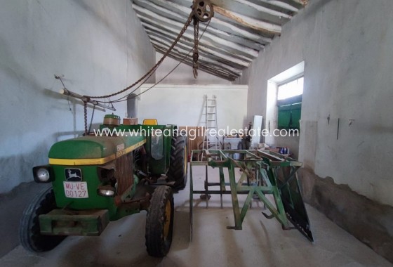 Sale - Country house  - Yecla - Rural location