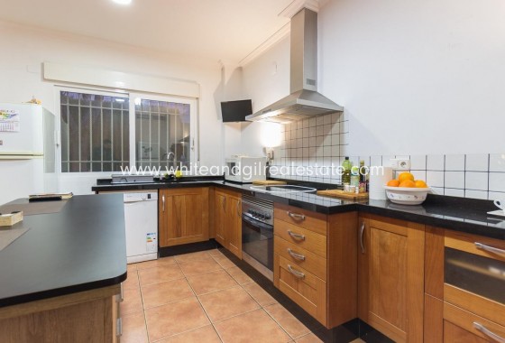 Sale - Villa  - Elda - Urban location