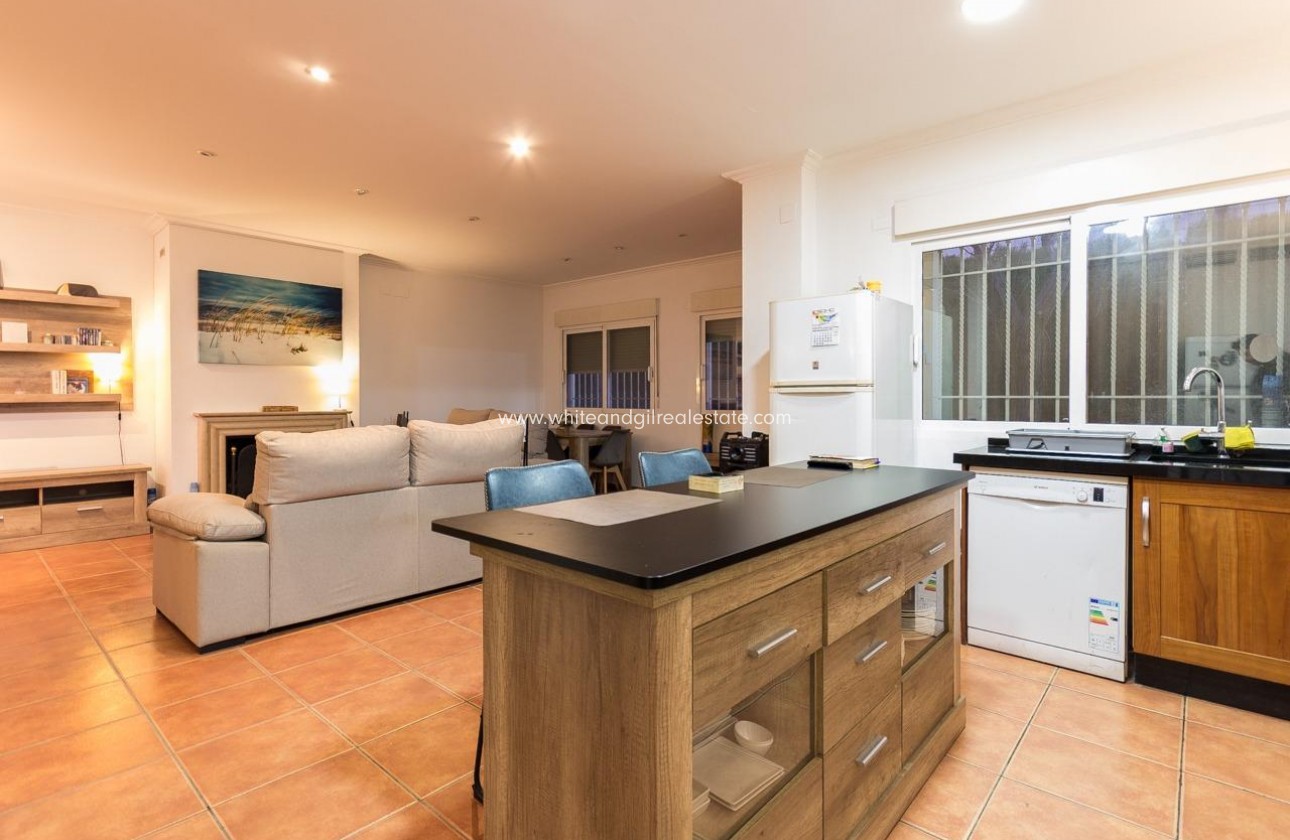 Sale - Villa  - Elda - Urban location