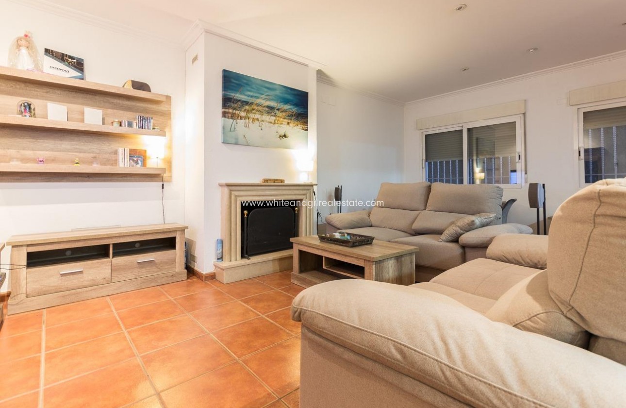 Sale - Villa  - Elda - Urban location