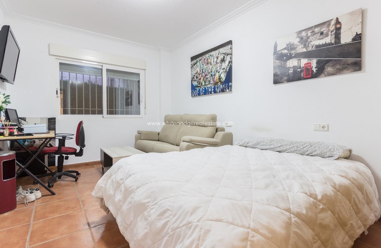 Sale - Villa  - Elda - Urban location