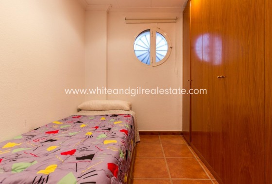 Sale - Villa  - Elda - Urban location