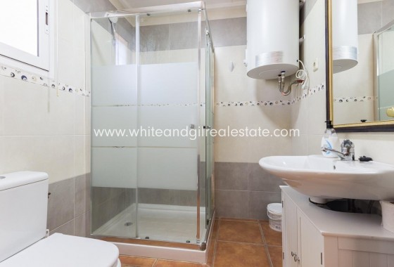 Sale - Villa  - Elda - Urban location