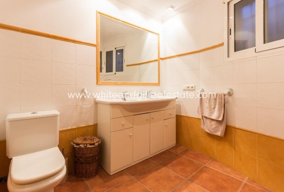 Sale - Villa  - Elda - Urban location