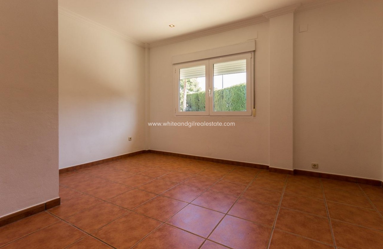 Sale - Villa  - Elda - Urban location