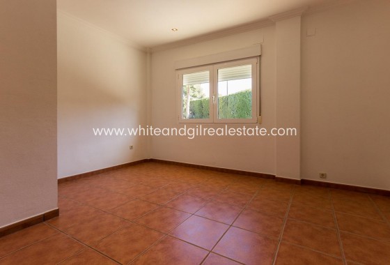 Sale - Villa  - Elda - Urban location