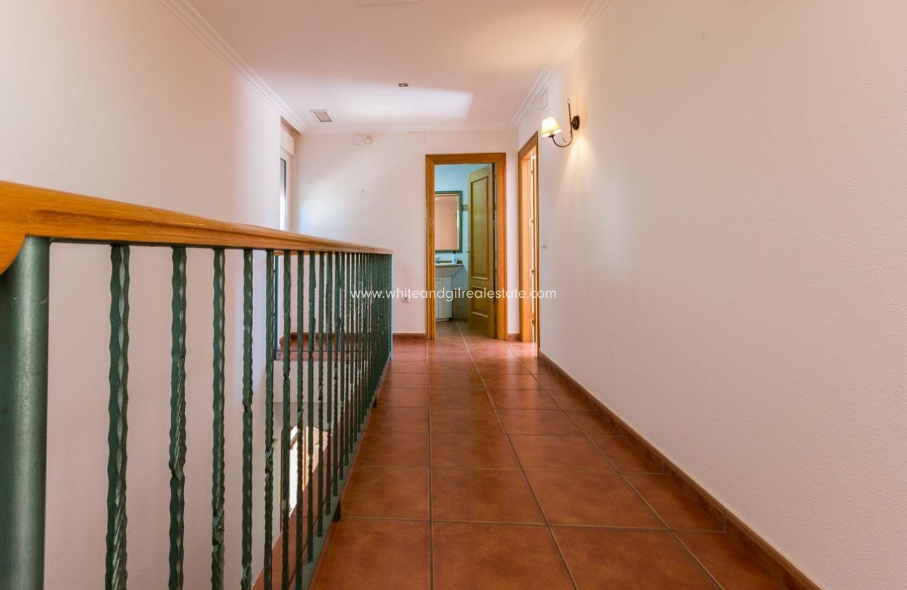 Sale - Villa  - Elda - Urban location