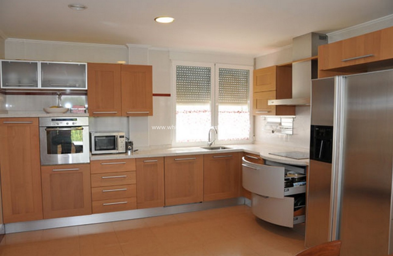 Sale - Country house  - Yecla