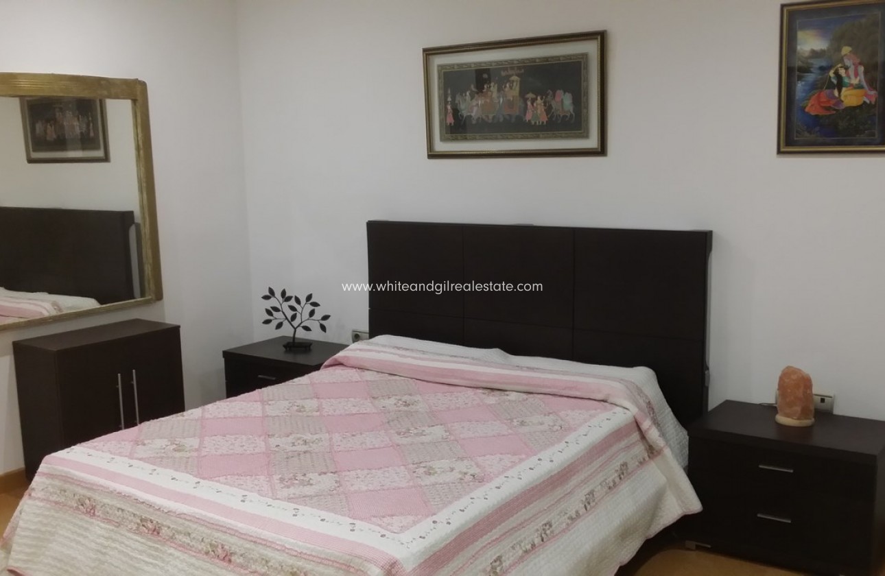 Sale - Country house  - Yecla