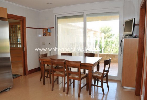 Sale - Country house  - Yecla