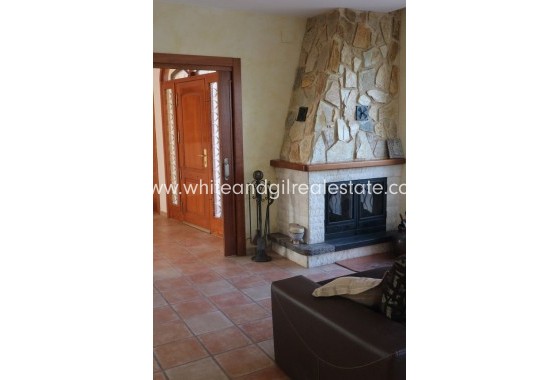 Sale - Country house  - Yecla