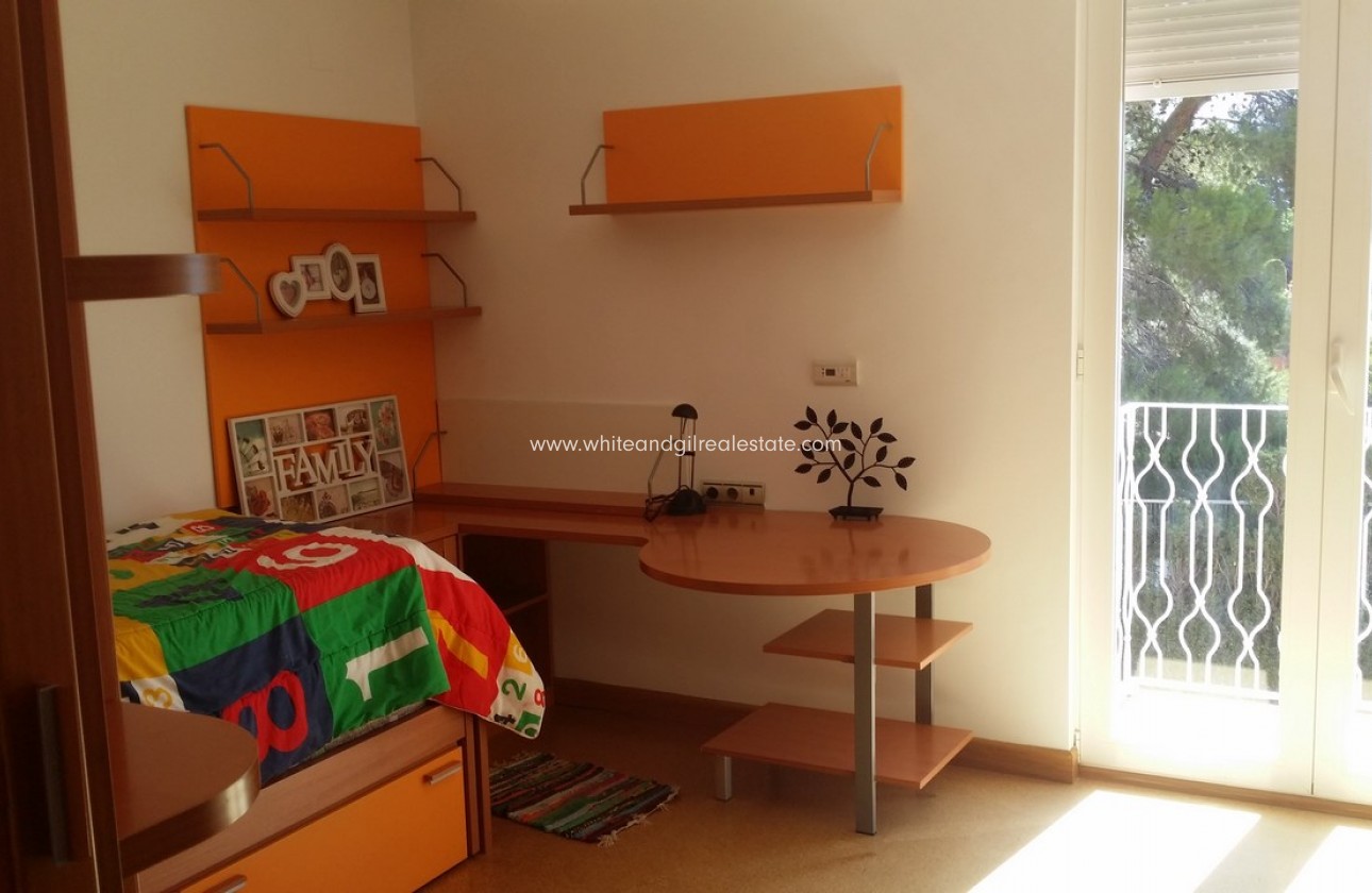 Sale - Country house  - Yecla