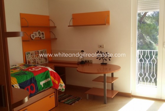 Sale - Country house  - Yecla