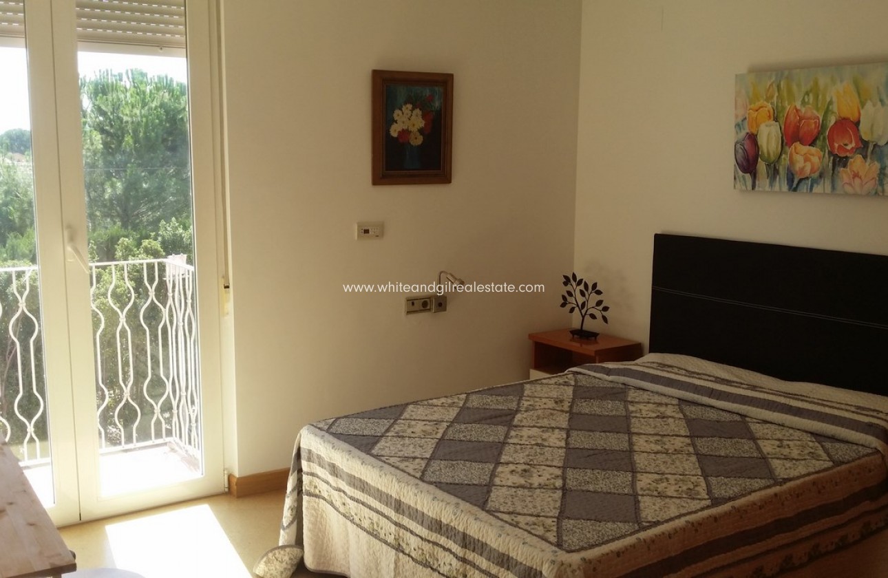 Sale - Country house  - Yecla