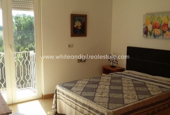 Sale - Country house  - Yecla