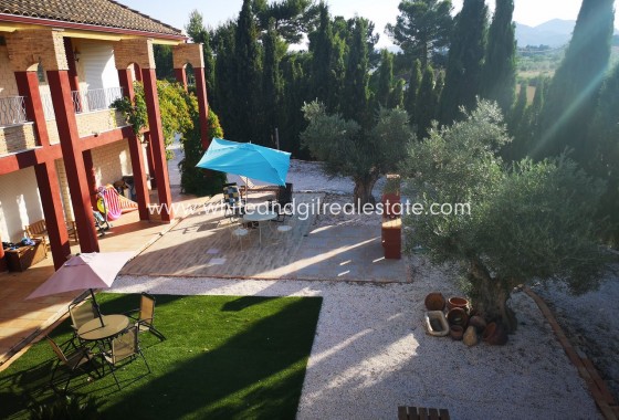 Sale - Country house  - Yecla