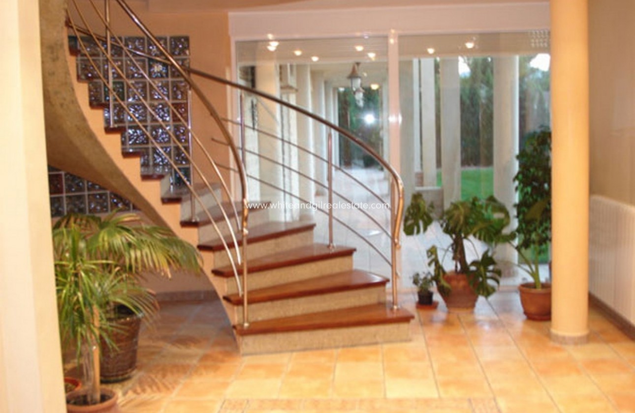 Sale - Country house  - Yecla