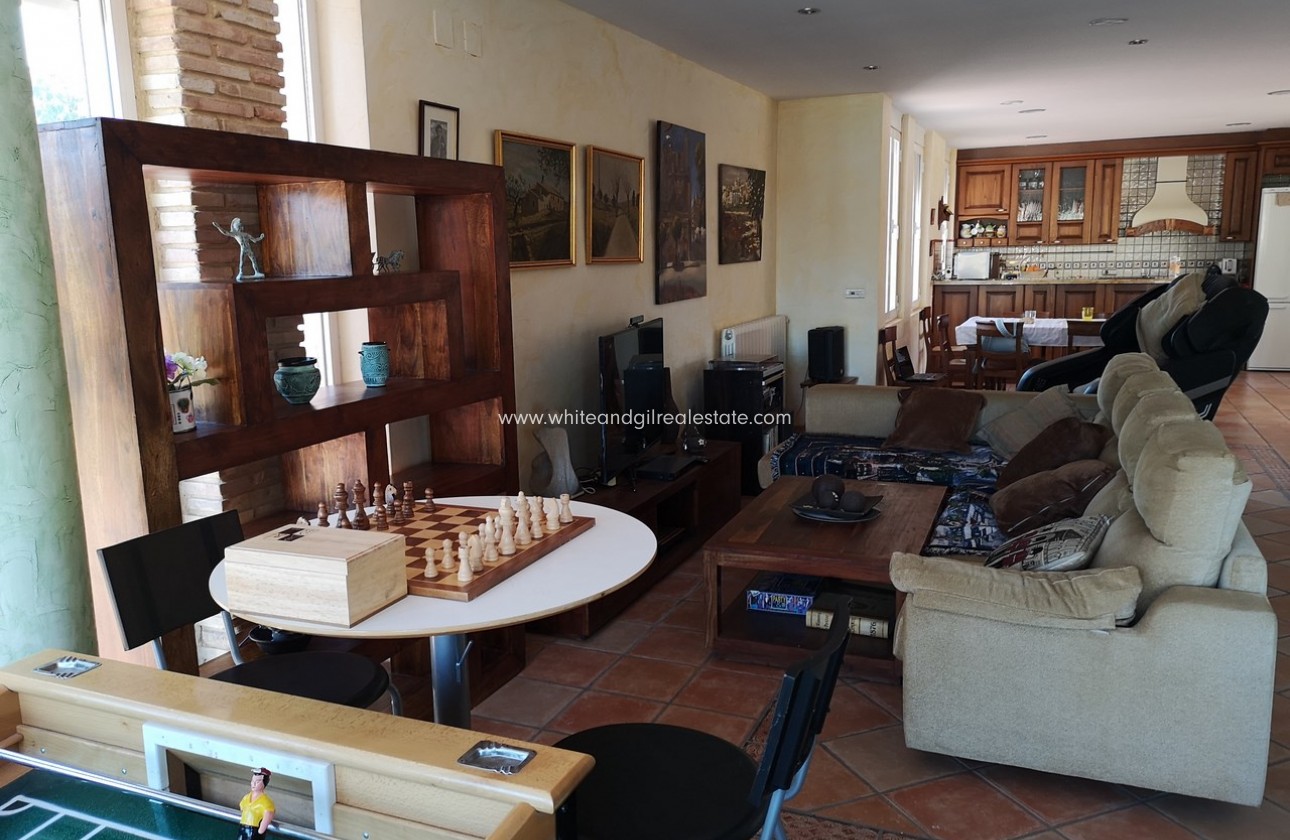 Sale - Country house  - Yecla