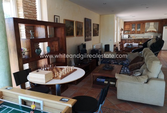 Sale - Country house  - Yecla