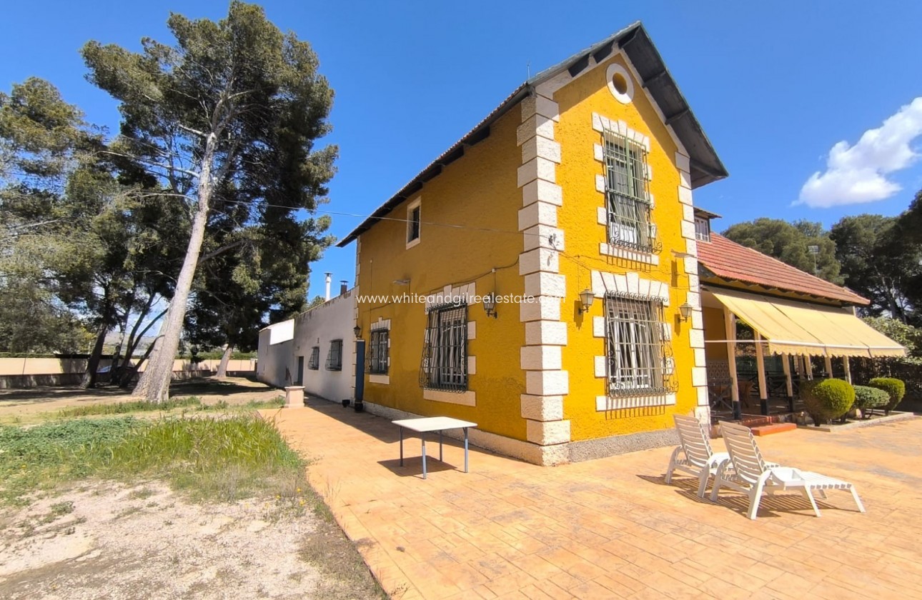 Sale - Villa  - Yecla