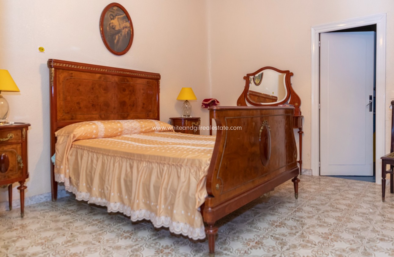 Sale - Villa  - Yecla