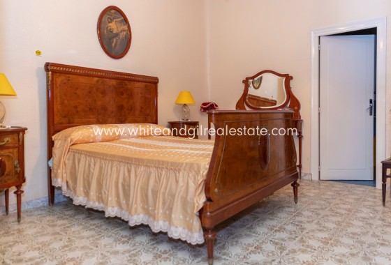 Sale - Villa  - Yecla