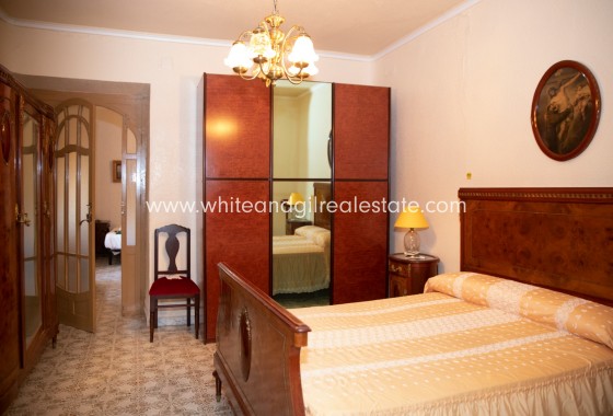Sale - Villa  - Yecla