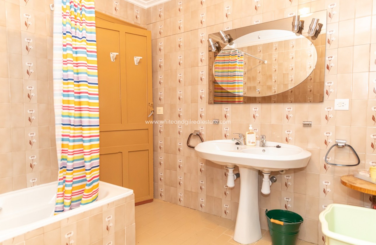 Sale - Villa  - Yecla